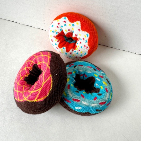 Cute Bamboo Donut Socks in Gift Box (3-pack) - Picture 5 of 11